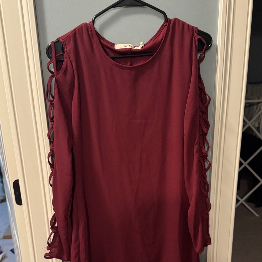 Liberty Love Burgundy Cut-Out Sleeve Midi Dress